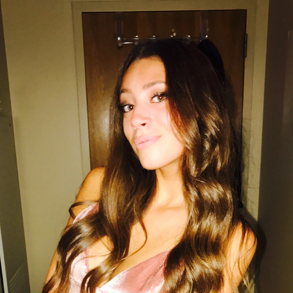 Meet your Posher, Chloe